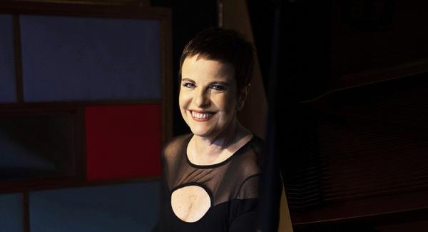 Leila Pinheiro faz "Navio negreiro" emergir em disco com letras inéditas de Aldir Blanc
