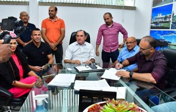 Através de emendas parlamentares da CMF, Corisabbá recebe apoio financeiro de R$110 mil