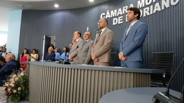 Floriano dá início ao novo ciclo administrativo com posse do prefeito, vice e vereadores(Imagem:FlorianoNews)
