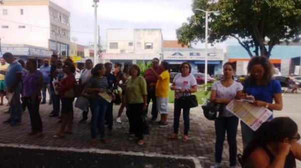 Trabalhadores v&atilde;o &agrave;s ruas de Floriano dizer n&atilde;o &agrave; Reforma da Previd&ecirc;ncia.(Imagem:FlorianoNews)