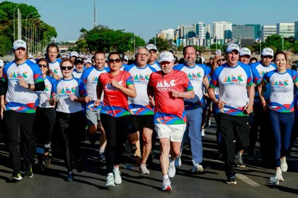 Presidente Lula participa da Corrida e Caminhada MEC 95 anos, na Esplanada dos Minist&eacute;rios Bras&iacute;lia.(Imagem:Ricardo Stuckert/Presid&ecirc;ncia da Rep&uacute;blica)