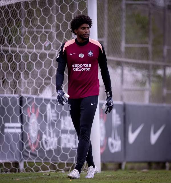 Hugo Souza em treino do Corinthians nesta quarta-feira.(Imagem: Rodrigo Coca/Ag Corinthians)