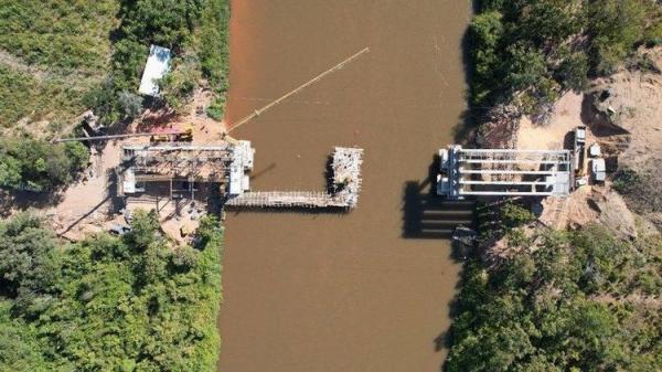 Nova ponte sobre o Rio Parna&iacute;ba em constru&ccedil;&atilde;o.(Imagem: Governo do Piau&iacute;)