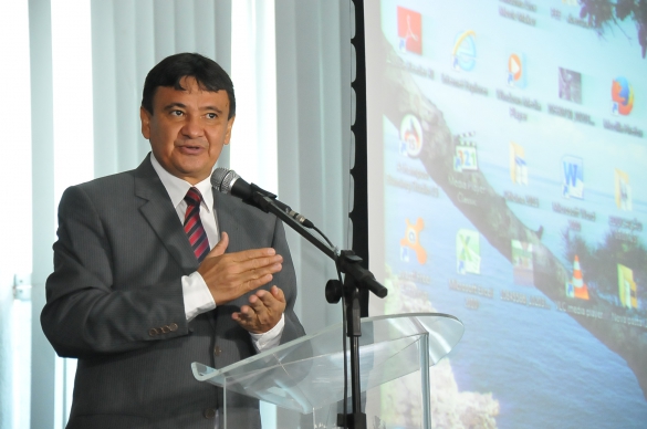 Wellington busca investimentos para o Piauí em viagem à Europa