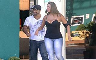 Brothers saem para passeio em Recife