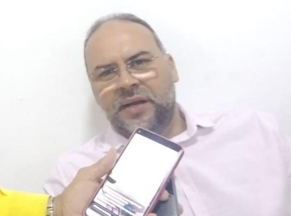 Vice-prefeito de Floriano destaca melhorias na educação durante aula inaugural do ano letivo
