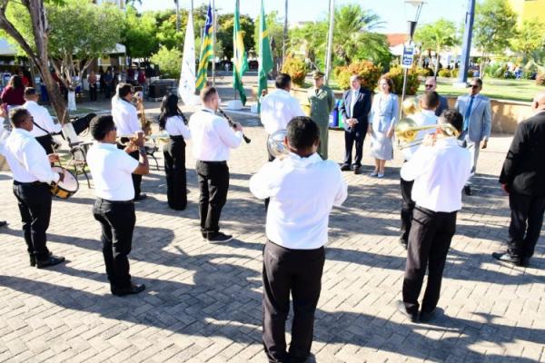 129 ANOS: Floriano celebra o Dia da Bandeira do município com solenidade cívica e Feira da Agricultura Familiar.(Imagem:Secom)