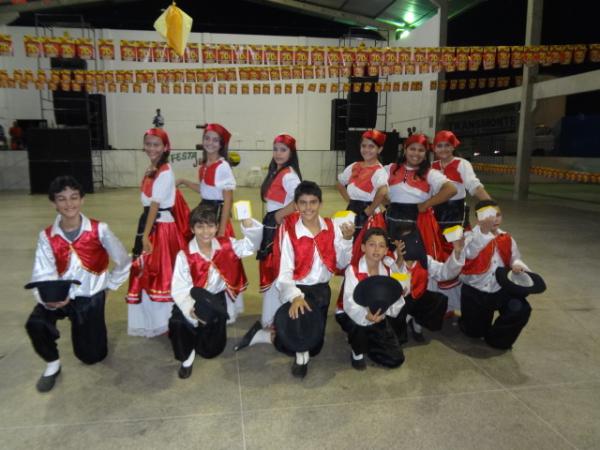 Rep&oacute;rter Amarelinho realizou abertura do Festival de Quadrilhas de Floriano.(Imagem:FlorianoNews)