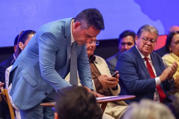 Na posse do novo presidente do Cons&oacute;rcio Nordeste, Rafael Fonteles defende mais acesso ao cr&eacute;dito e recursos para seguran&ccedil;a p&uacute;blica(Imagem:Geirlys Silva)
