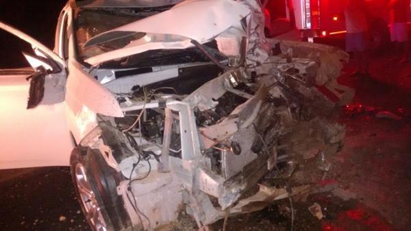 Parte dianteira do carro ficou destru&iacute;da(Imagem:Divulga&ccedil;&atilde;o)