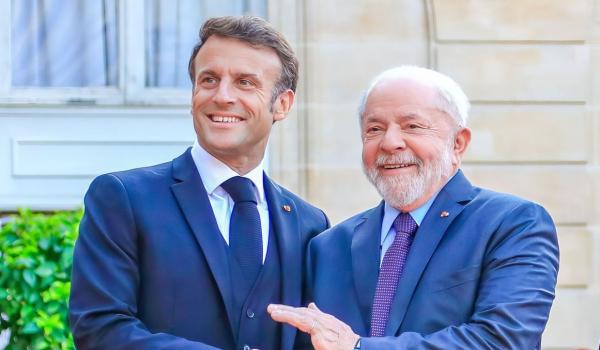 Lula e Macron conversam sobre acordo entre Mercosul e União Europeia
