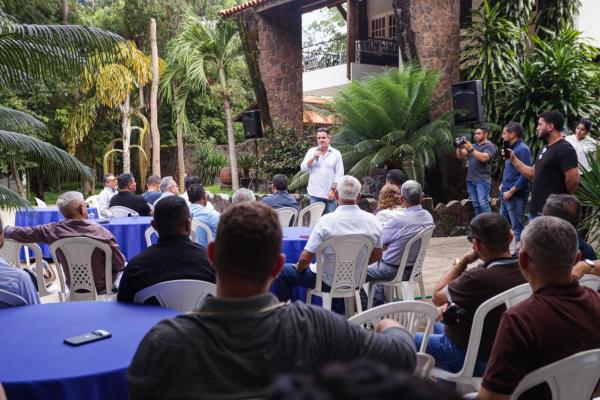 Ciro Nogueira recebe, juntamente com Joel, grupo de pastores e destaca união e parceria para o futuro do Piauí(Imagem:Ascom)