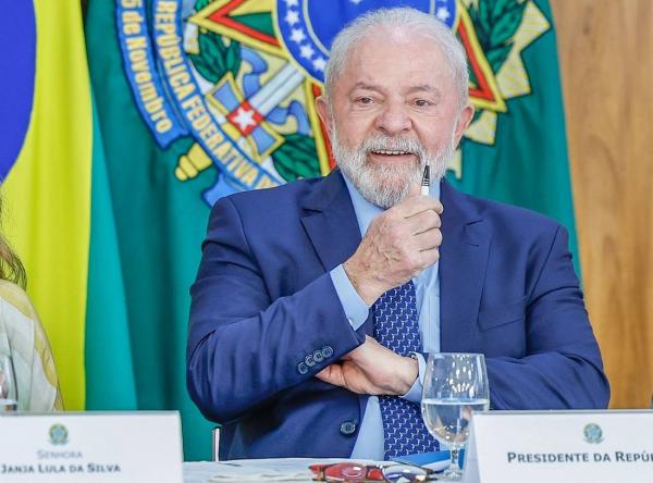 Pesquisa Ipec: Lula supera Bolsonaro na aprovação; confira os números