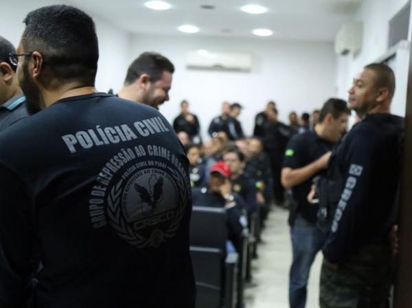 Mãe e filha eram fiscais de concurso e fotografavam provas, diz polícia
