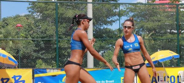 A dupla Sandressa e Fabi Frank &eacute; a favorita na decis&atilde;o.(Imagem:N&aacute;yra Mac&ecirc;do/GLOBOESPORTE.COM)