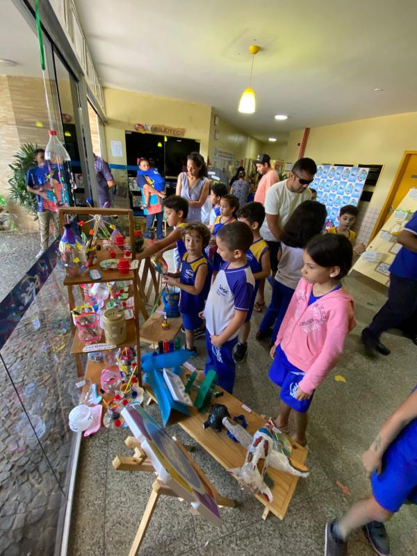 Alunos do Sesc transformam plástico em criatividade na I Mostra Criativa