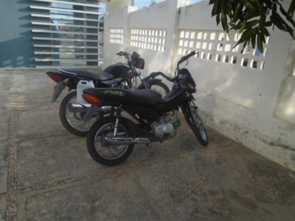 Den&uacute;ncia an&ocirc;nima leva Pol&iacute;cia a recuperar motocicletas roubadas em Floriano.(Imagem:FlorianoNews)