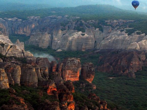Serra da Capivara possui um dos maiores s&iacute;tios arquel&oacute;gicos do mundo.(Imagem:Andr&eacute; Pessoa/Arquivo pessoal)