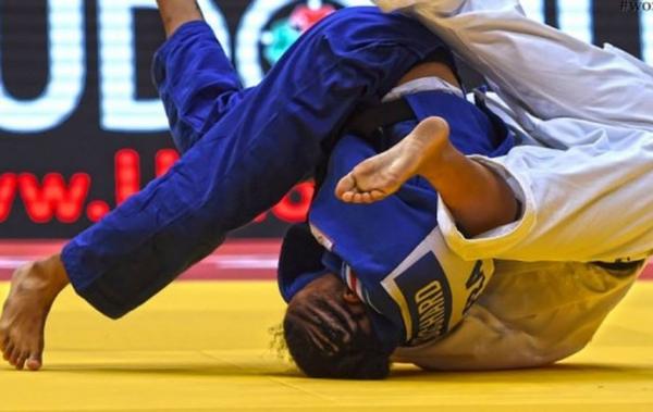 Sarah Menezes &eacute; derrotada por Amandine Buchard na estreia do Mundial da R&uacute;ssia.(Imagem:Divulga&ccedil;&atilde;o/CBJ)