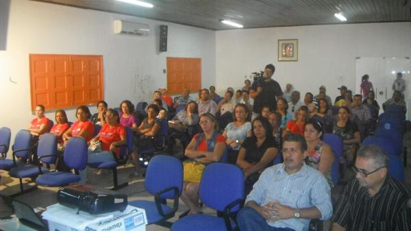  Secretaria Municipal de Educa&ccedil;&atilde;o realiza audi&ecirc;ncia p&uacute;blica sobre gest&atilde;o escolar.(Imagem:FlorianoNews)