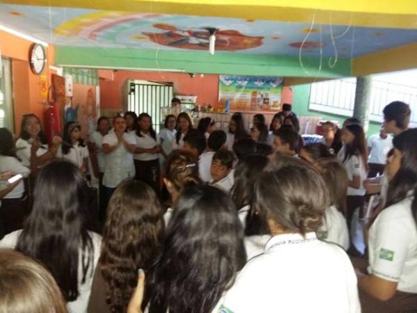 Escola Pequeno Príncipe comemora Dia do Estudante com música e animação.(Imagem:EPP)