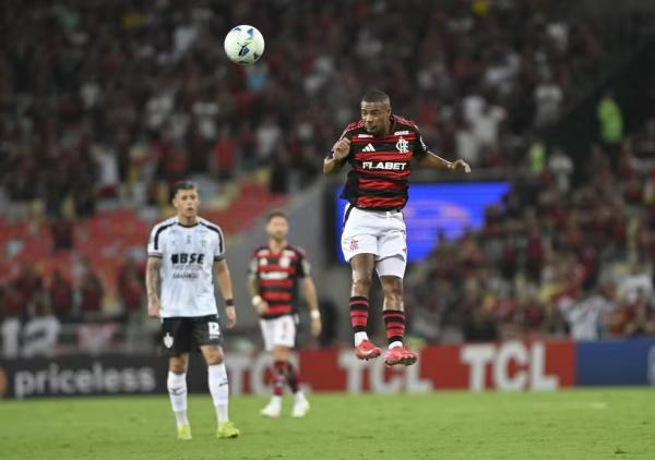 De la Cruz foi o autor do gol do Flamengo no Central C&oacute;rdoba pela Libertadores 2025.(Imagem:Andr&eacute; Dur&atilde;o)