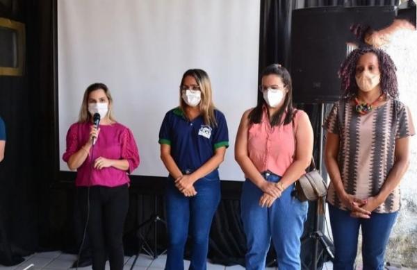M&atilde;es chefes de fam&iacute;lia participam de cursos profissionalizantes em Floriano(Imagem:Reprodu&ccedil;&atilde;o)