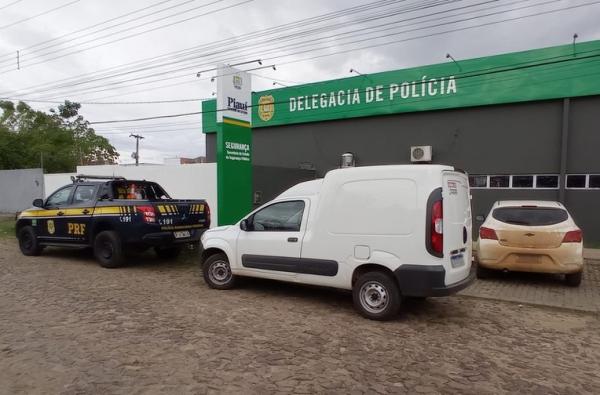 Em Piripiri (PI): PRF recupera dois veículos ao mesmo tempo na BR 343