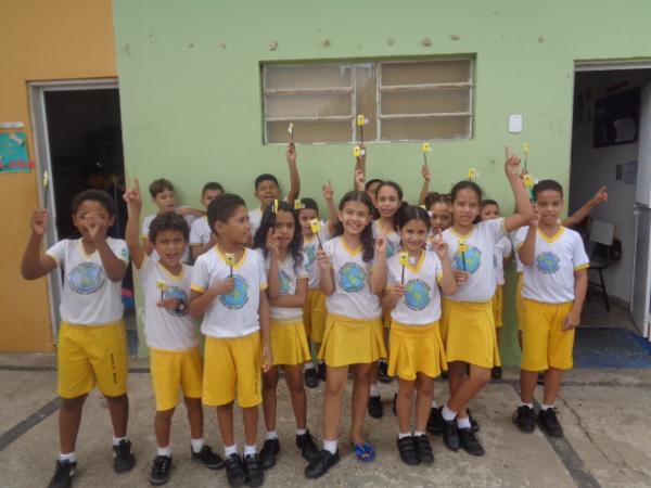 Alunos da Escola Mega de Floriano tem aula sobre a B&iacute;blia.(Imagem:FlorianoNews)