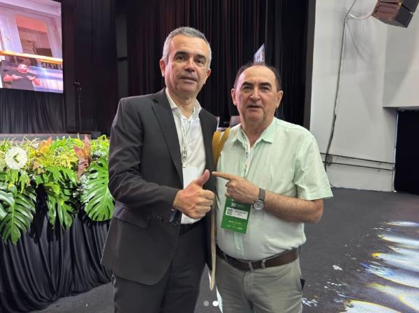 Prefeito de Floriano participa do evento "Pactos pelo Piauí" em Teresina