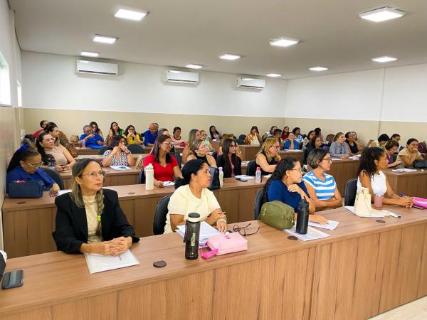 Centro de Formação capacitou quase 500 profissionais da educação pública