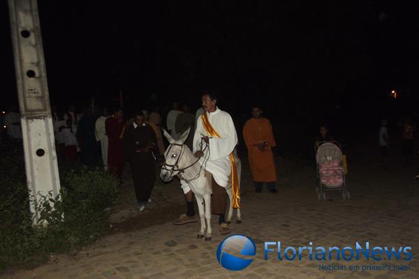 Cat&oacute;licos comemoram Domingo de Ramos. (Imagem:FlorianoNews)