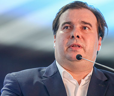 "Bolsonaro é produto de nossos erros", alfineta Rodrigo Maia