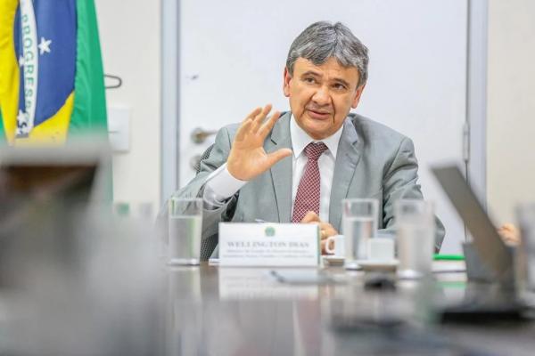 Bolsa Família será lançado na próxima quinta-feira, diz ministro W. Dias