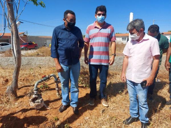Prefeitura firma parceria para implantar horta comunitária no Residencial Alto da Cruz