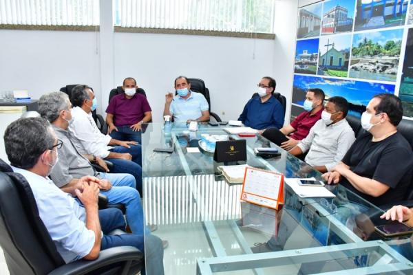 Projeto de reforma do Mercado Central de Floriano é apresentado ao prefeito Antônio Reis