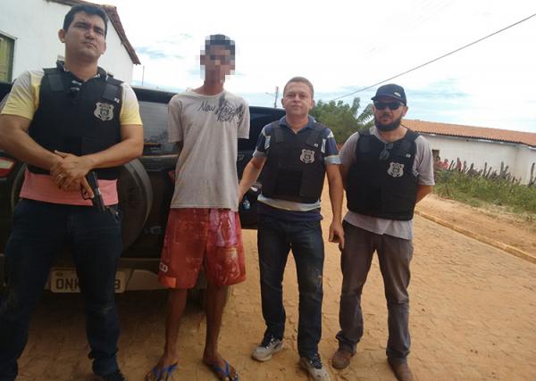 Polícia prende dupla suspeita de invadir motel e assaltar gerente em Bom Jesus