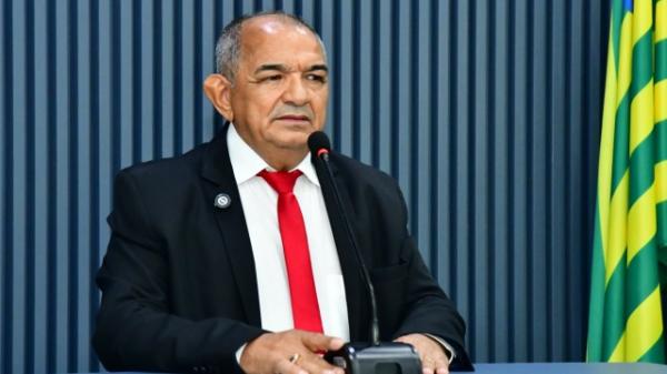 Salomão Holanda pede manutenção histórica de estradas vicinais em Floriano