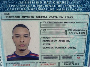 Jovem morre ao passar sob fios de alta tensão quando retornava de culto