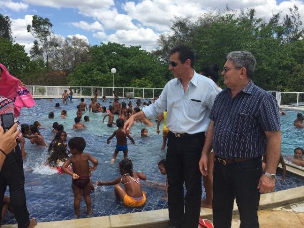 Prefeito Gilberto J&uacute;nior prestigia evento em homenagem ao Dia das Crian&ccedil;as.(Imagem:Secom)