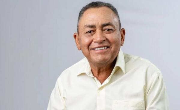 Ex-prefeito é condenado por nepotismo ao empregar esposa, filhos e parentes