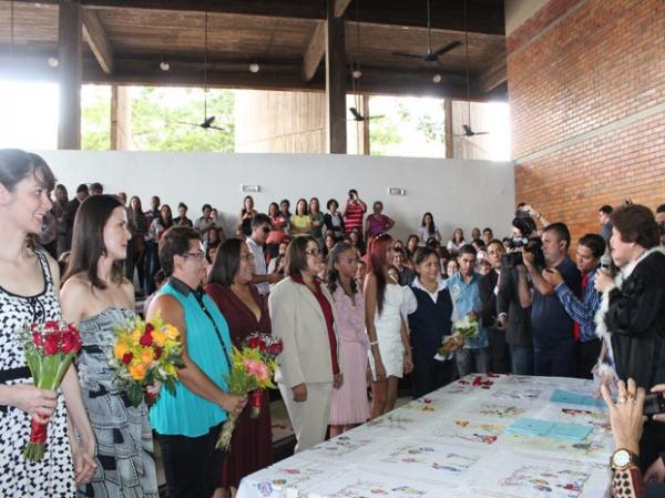 Casais se unem em primeiro casamento homoafetivo do Piau&iacute;.(Imagem: Gilcilene Ara&uacute;jo/G1)