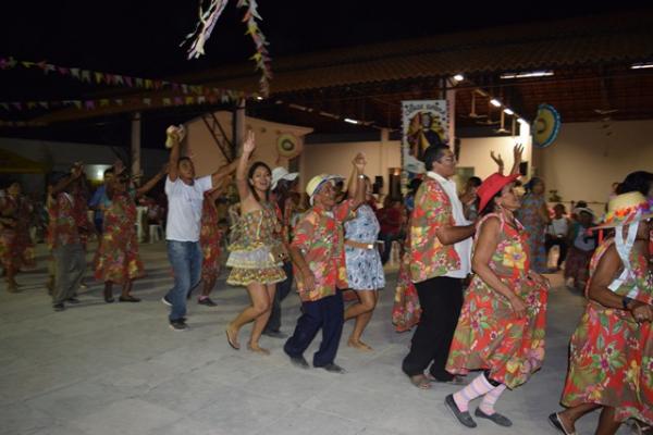 SEMDAS de Floriano promove Arrasta P&eacute; Junino. (Imagem:Waldemir Miranda)