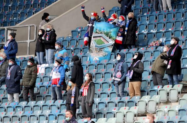 Alemanha tem 1&ordm; jogo profissional com torcedores, que fazem teste para Covid antes do duelo(Imagem:REUTERS)