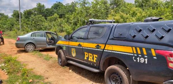 PRF recupera ve&iacute;culo furtado em Parna&iacute;ba ap&oacute;s acompanhamento t&aacute;tico em Floriano.(Imagem:PRF)