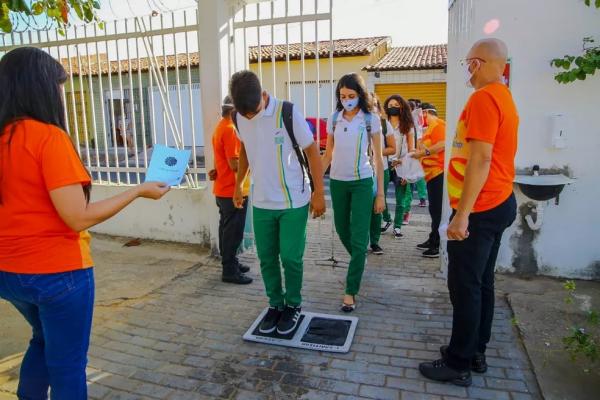 COE aprova retorno presencial de aulas no Piauí, exceto para crianças
