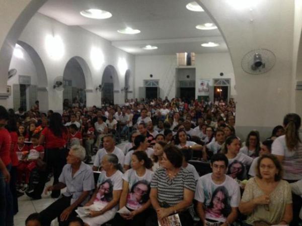 Como&ccedil;&atilde;o e homenagens marcam missa de s&eacute;timo dia da professora Solimar.(Imagem:Reprodu&ccedil;&atilde;o/Facebook)