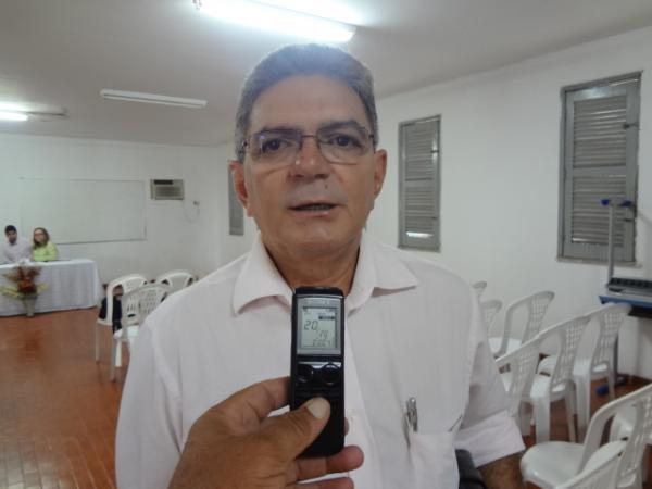 Professor Nelson J&uacute;nior, Secret&aacute;rio Municipal de Educa&ccedil;&atilde;o.(Imagem:FlorianoNews)
