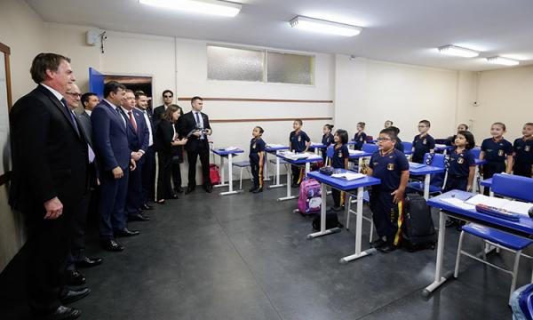 Investir na educação é exercer autoridade em sala de aula, diz Bolsonaro