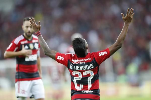 Incomum, lesão de Bruno Henrique deve deixá-lo fora de poucos jogos do Flamengo; entenda